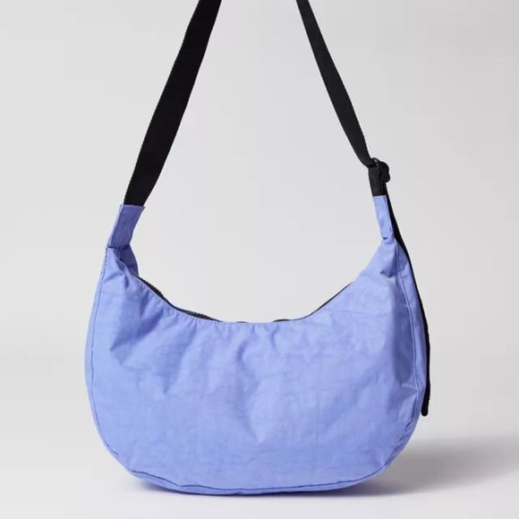 NWT Baggu Medium Crescent Bag - Embroidered Hello Kitty & Apple (Bluebell) - Picture 5 of 9